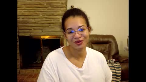 Queen Bon Vivantt online show from November 7, 2025, 2:39 pm