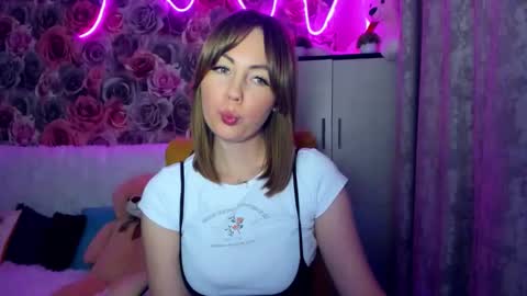 Snapshot of bonybenessy chatting on February 19, 2025, 8:10 pm Mira online show from February 19, 2025, 8:10 pm