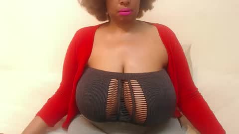 boobyqueen online show from February 17, 2025, 5:21 pm