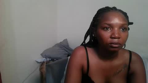 bootie_caramel online show from May 10, 2026, 1:05 pm