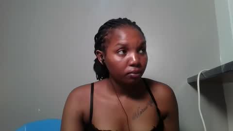 bootie_caramel online show from May 27, 2026, 2:25 pm
