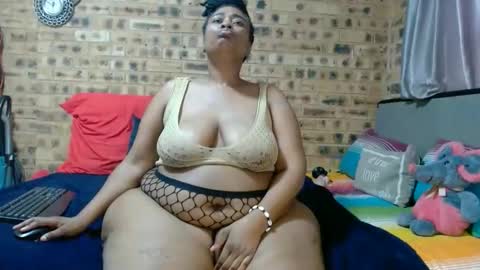 bootytwerkxxx online show from April 13, 2026, 11:16 am