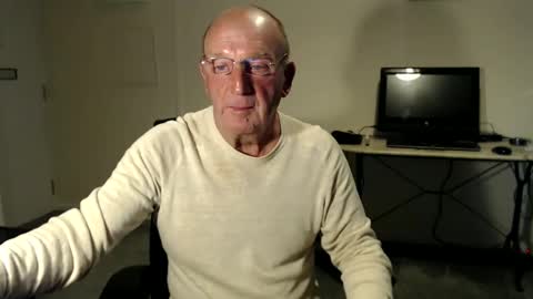 Snapshot of boppy21 chatting on March 8, 2025, 6:05 pm Boppy21 online show from March 8, 2025, 6:05 pm