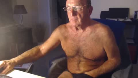 Snapshot of boppy21 chatting on September 16, 2025, 9:05 pm Boppy21 online show from September 16, 2025, 9:05 pm