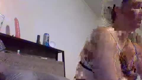 bossy_b1018 online show from November 21, 2025, 4:33 am