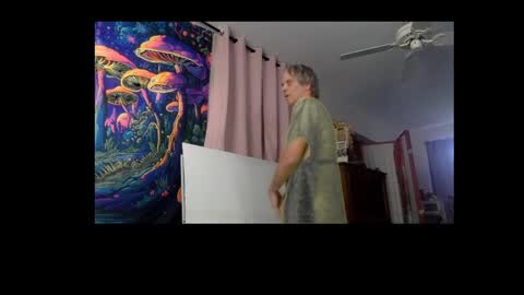 Bottomboo7 online show from December 11, 2024, 1:06 pm