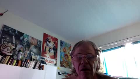 Bottomboo7 online show from March 5, 2025, 12:44 pm