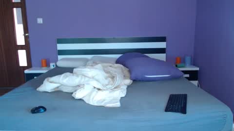 Angel-Boy online show from October 28, 2025, 10:52 am