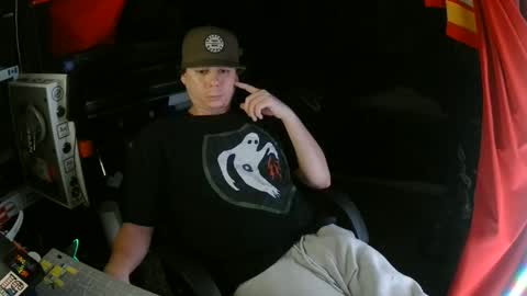 Snapshot of bowerboi1217 chatting on November 27, 2025, 12:40 pm Bowerboi1217 online show from November 27, 2025, 12:40 pm