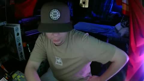 Snapshot of bowerboi1217 chatting on November 29, 2025, 12:57 am Bowerboi1217 online show from November 29, 2025, 12:57 am