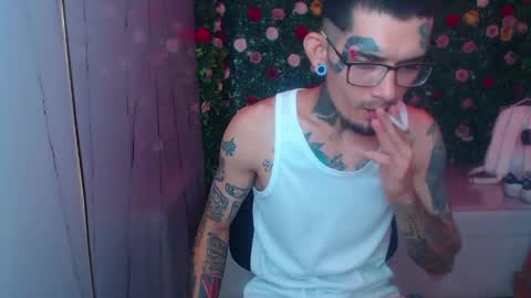 boy_tatto77 online show from April 23, 2026, 12:29 pm