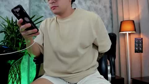 boyc02_ online show from September 21, 2025, 2:35 am