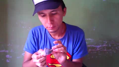 Boy online show from February 9, 2025, 3:12 pm