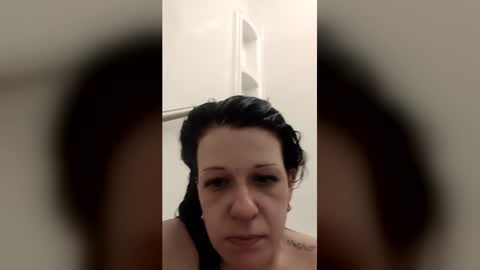 boyerlkarine online show from May 5, 2026, 3:47 am