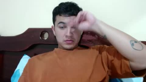 Snapshot of boyfit2023 chatting on December 18, 2024, 2:42 am boyfit2023 online show from December 18, 2024, 2:42 am