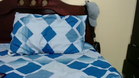 Snapshot of boyfit2023 chatting on December 23, 2024, 2:45 am boyfit2023 online show from December 23, 2024, 2:45 am