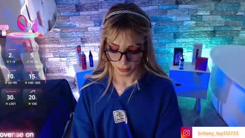 boyfox_tay online show from September 14, 2025, 3:49 am