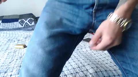 Felipe  online show from November 25, 2025, 4:51 pm