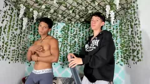 Snapshot of boys4hot_777 chatting on March 4, 2025, 9:43 pm boys4hot_777 online show from March 4, 2025, 9:43 pm