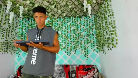 Snapshot of boys4hot_777 chatting on March 10, 2025, 1:23 am boys4hot_777 online show from March 10, 2025, 1:23 am