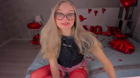 Snapshot of boysloveblondee chatting on February 13, 2025, 12:21 pm BoysLoveBlondee online show from February 13, 2025, 12:21 pm