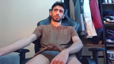 boyzinm2 online show from June 1, 2026, 6:53 pm