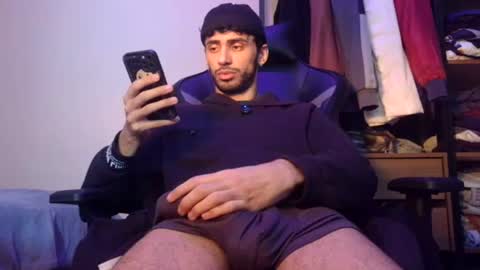 boyzinm2 online show from June 12, 2026, 7:18 am