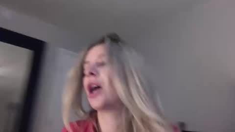 bpkylie online show from November 19, 2025, 1:38 am