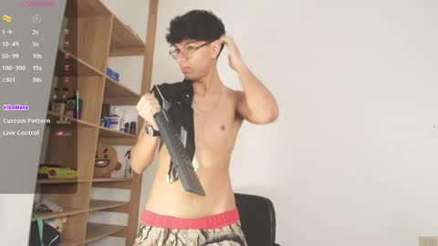 Snapshot of brad_lee_ chatting on June 10, 2026, 1:06 am brad_lee_ online show from June 10, 2026, 1:06 am
