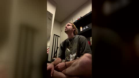 braden_thompson2012 online show from April 18, 2026, 7:56 am