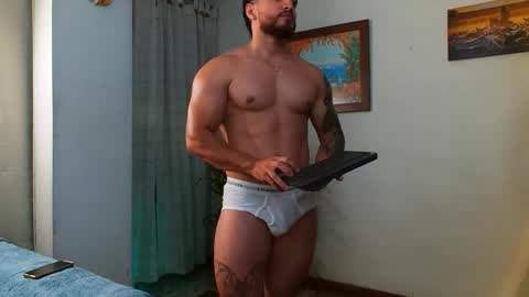 Bradley Martinez online show from November 21, 2025, 1:04 am