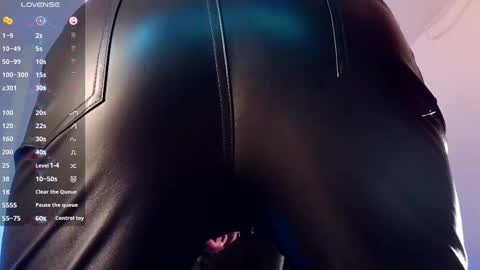 Bradley Colton Independ Model online show from March 5, 2025, 1:50 pm