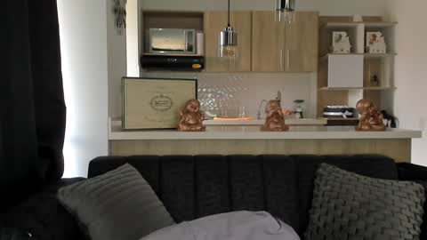 bradleymartin7 online show from January 19, 2025, 4:25 pm