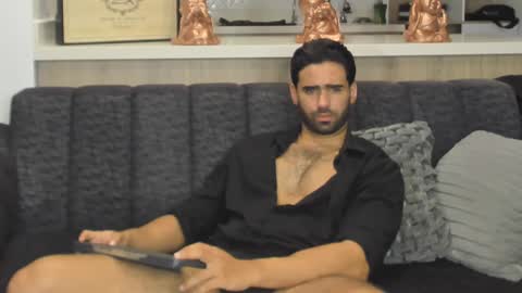 bradleymartin7 online show from February 1, 2025, 1:44 am