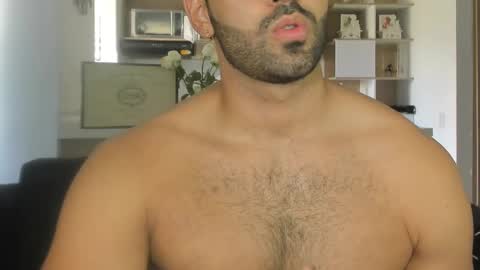 bradleymartin7 online show from March 9, 2025, 3:16 pm