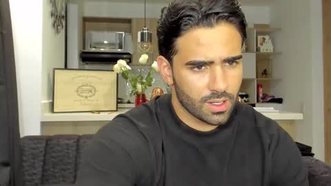 bradleymartin7 online show from March 10, 2025, 2:06 am