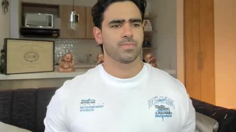 bradleymartin7 online show from September 19, 2025, 9:37 pm