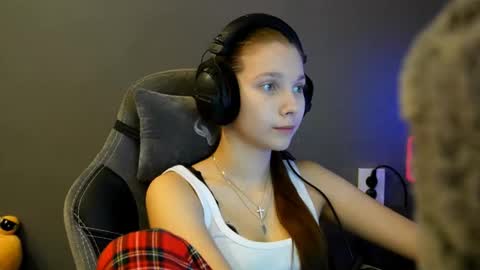 Alice online show from December 21, 2025, 2:46 pm