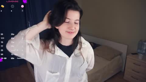 Snapshot of brandikenady chatting on September 23, 2025, 6:27 am Hild online show from September 23, 2025, 6:27 am