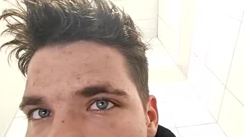 Snapshot of brandon_white_3 chatting on October 24, 2025, 12:12 pm Brandon online show from October 24, 2025, 12:12 pm