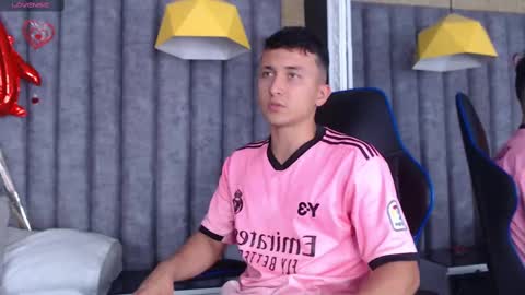 Snapshot of brandoncolee chatting on February 19, 2025, 3:38 pm BrandonCole online show from February 19, 2025, 3:38 pm