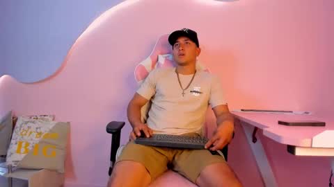 Snapshot of brandoncolee chatting on January 10, 2026, 12:18 pm BrandonCole online show from January 10, 2026, 12:18 pm