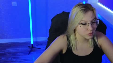 Belle  online show from January 13, 2025, 4:28 am