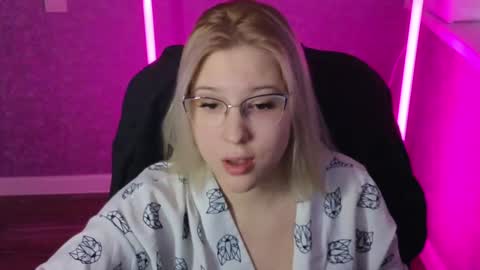 Belle  online show from January 22, 2025, 5:48 am