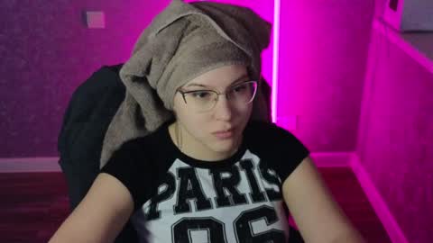 Belle  online show from February 3, 2025, 2:58 am