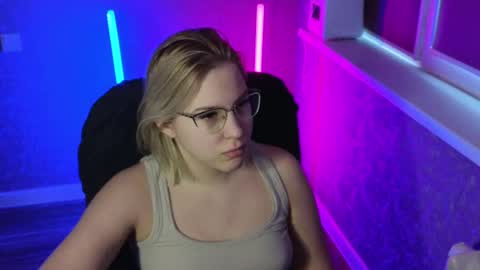 Belle  online show from February 16, 2025, 2:42 am