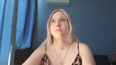 Belle  online show from March 23, 2026, 3:43 am