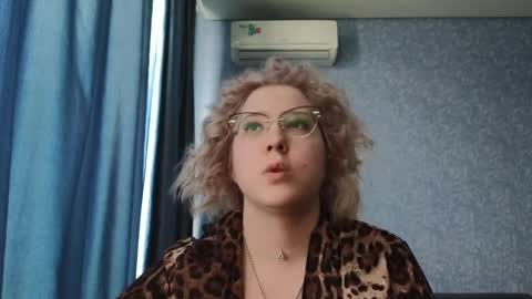 Belle  online show from April 10, 2026, 8:41 am