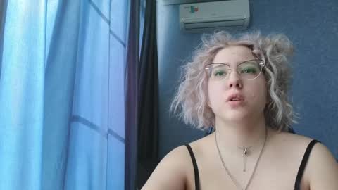 Belle  online show from April 11, 2026, 4:50 am