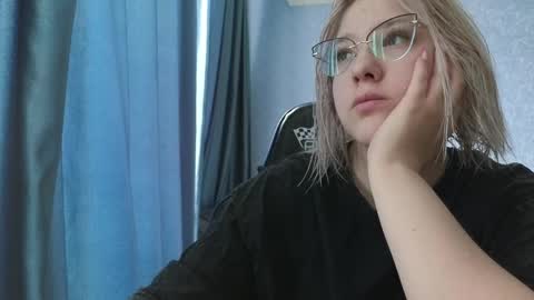 Belle  online show from April 12, 2026, 4:17 am